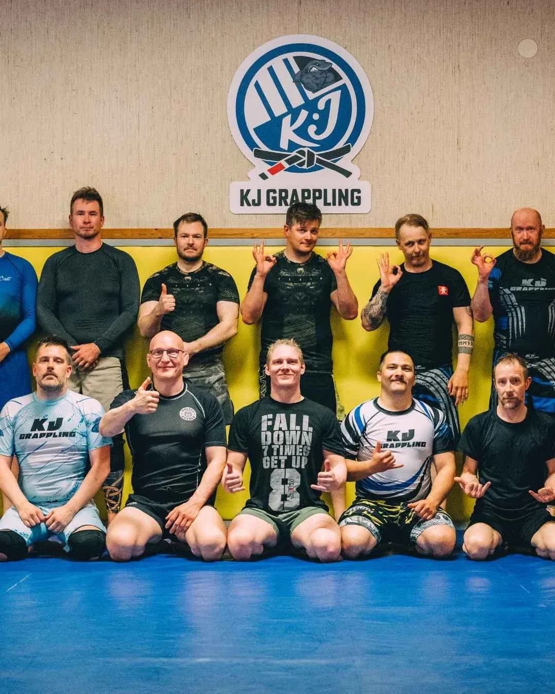 Ryhmäkuva harjoitusten jälkeen